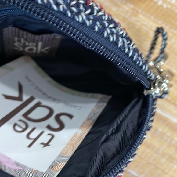 ☮️ NWT the Sak crochet peace sign crossbody circular bag - Picture 7 of 13